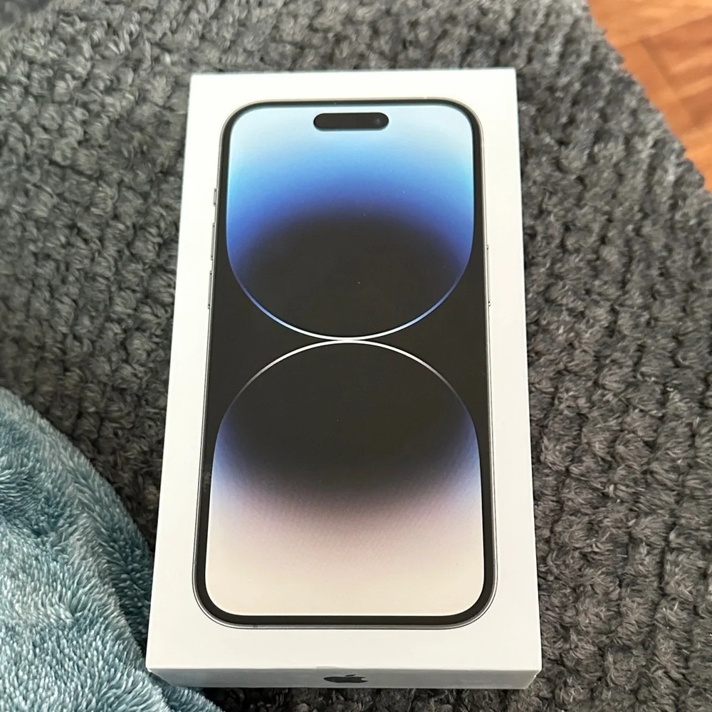 Empty Apple iPhone - 14 Pro